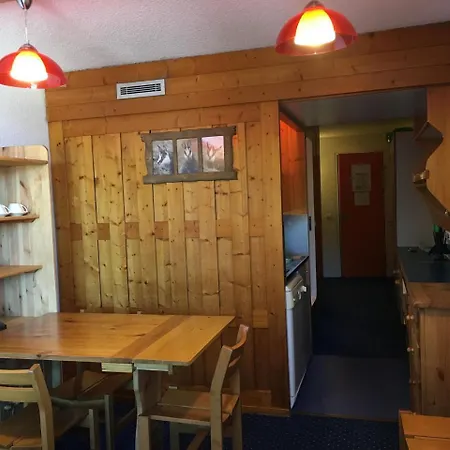 Belles-Challes - Alpes-Horizon Apartment *